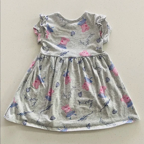 ✨SOLD on another platform 5.19.2022✨ Peppa Pig Dress Size 4T - Picture 4 of 4